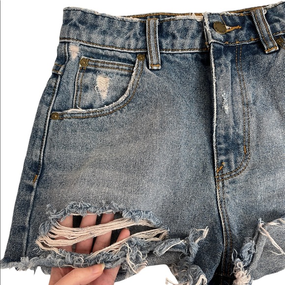 ROLLA’S Denim Shorts *HOST PICK* - Picture 3 of 6